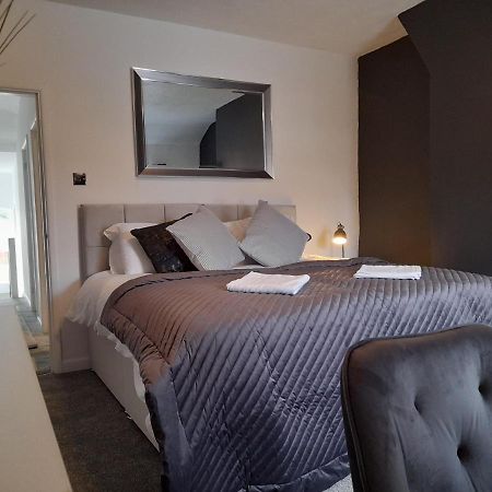 Апартаменты 93 Newtown Road Грейт-Малверн Экстерьер фото