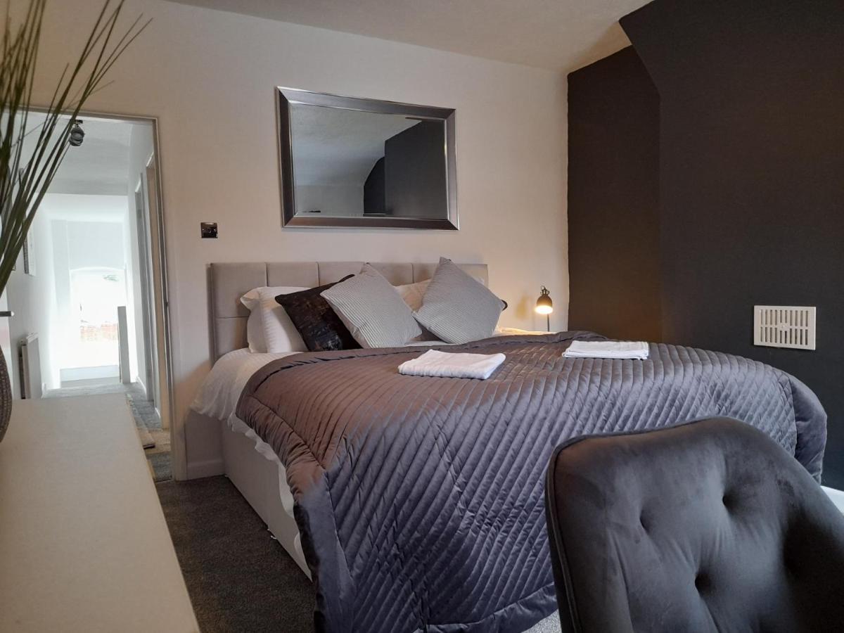 Апартаменты 93 Newtown Road Грейт-Малверн Экстерьер фото